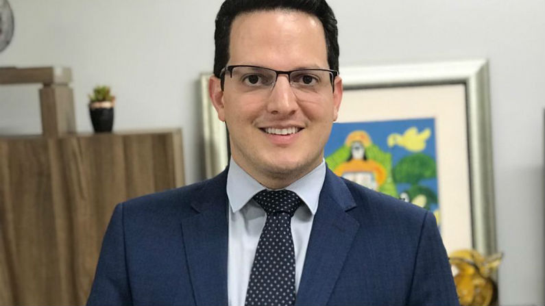Leopoldo Veiga Jardim toma posse no Conselho Estadual de Educação de Goiás