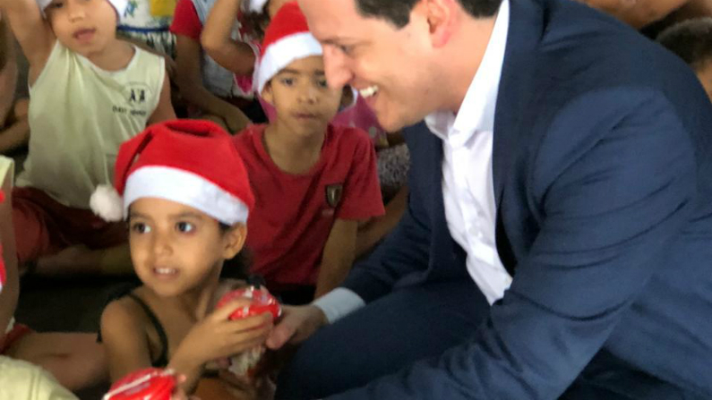 Sistema Fecomércio entrega doações para entidade filantrópica